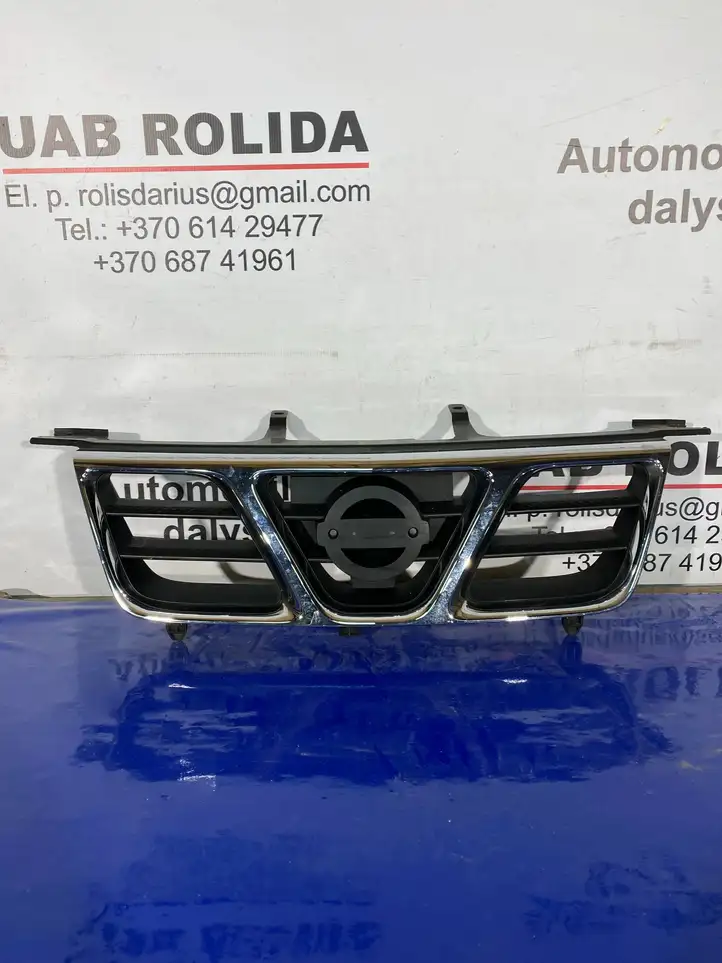 Nissan X-Trail T30 (2001 - 2007) 623108H700 Верхняя решетка радиатора — фото 1