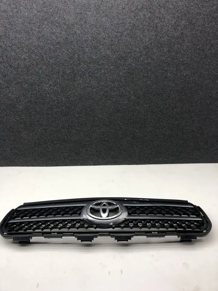 Toyota RAV 4 (XA30) (2006 - 2016) Передняя решетка — фото 1