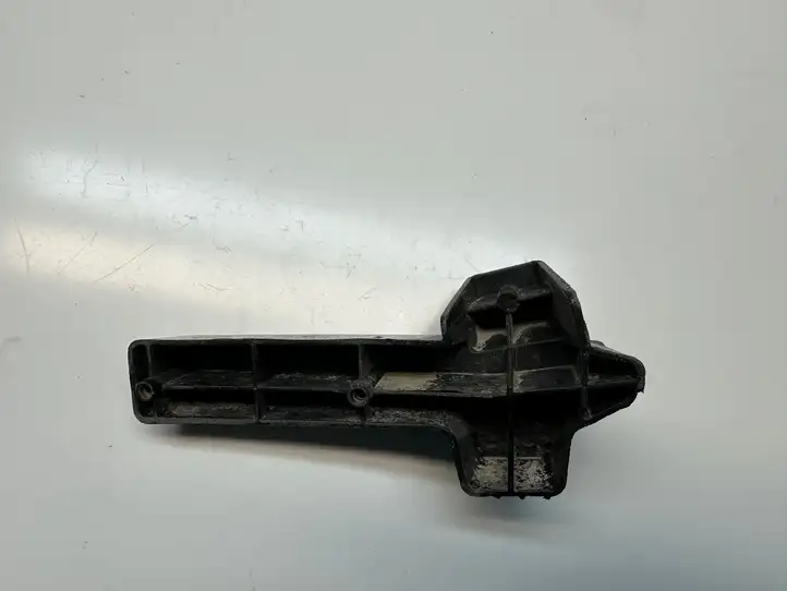 Volkswagen Amarok (2016 - 2023) 2H0821467 Кронштейн переднего подкрылка — фото 3