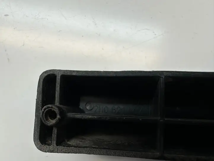 Volkswagen Amarok (2016 - 2023) 2H0821467 Кронштейн переднего подкрылка — фото 4
