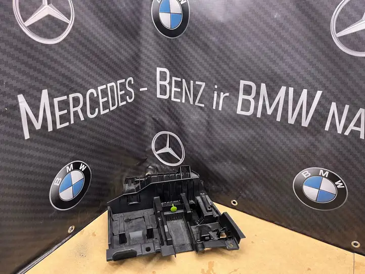 BMW 3 F30 F35 F31 (2012 - 2018) 7239176 Крышка ящика аккумулятора — фото 2