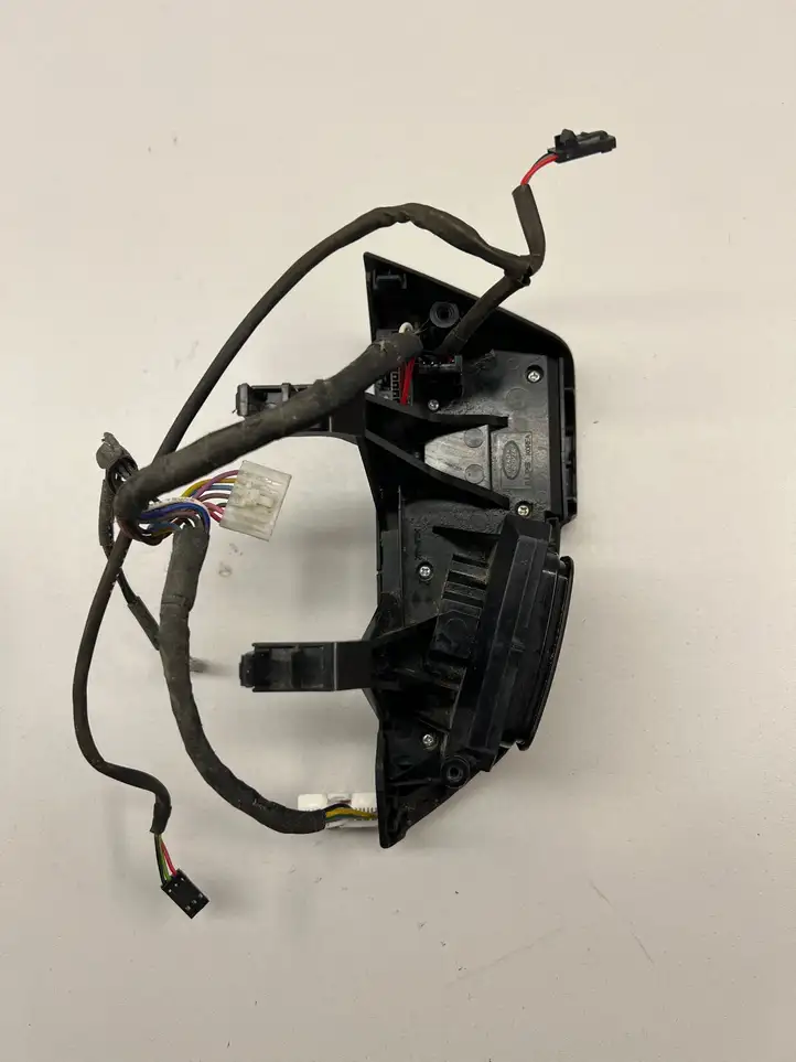Land Rover Range Rover Sport L494 (2009 - 2013) Кнопки на рулевом колесе — фото 2