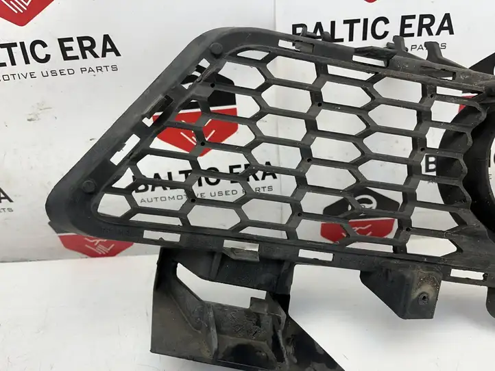 BMW 3 F30 F35 F31 (2012 - 2018) 8062632 Решетка противотуманной фары — фото 2