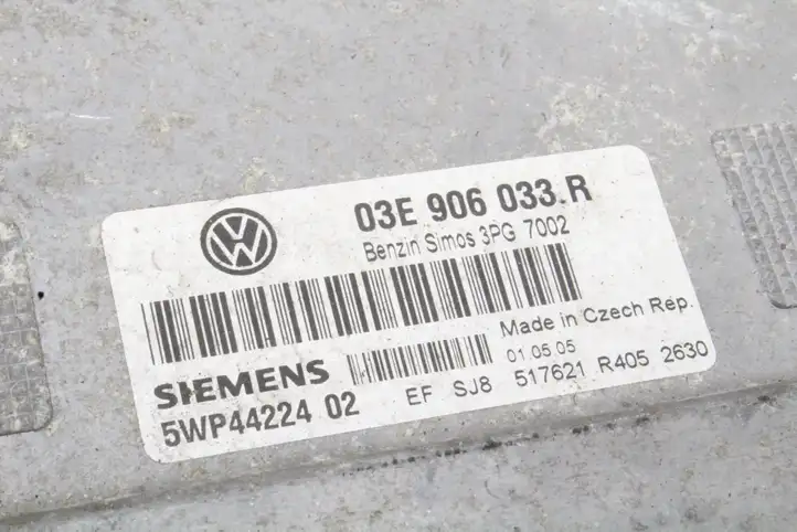 Volkswagen Polo VI (2015 - 2019) 03E906033R Блок управления двигателем (ЭБУ) — фото 2