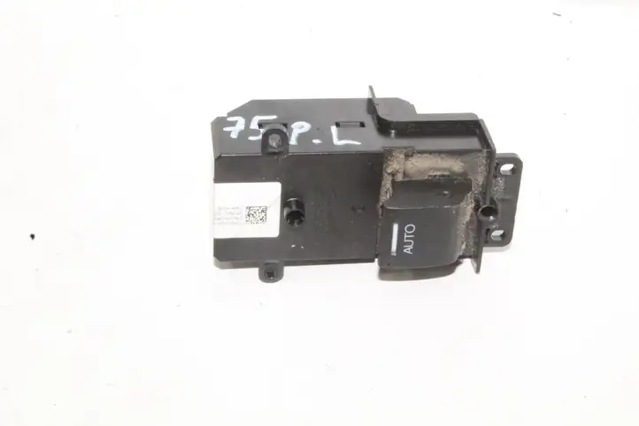 Honda CR-V (2009 - 2012) Кнопка стеклоподъемников — фото 1