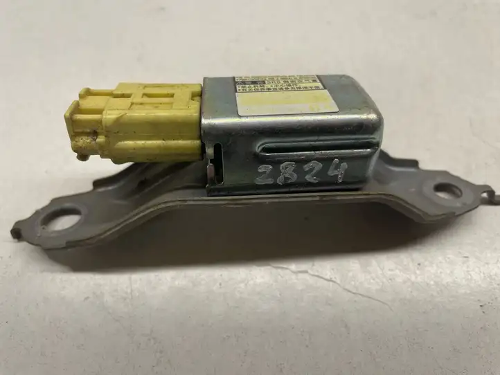 Toyota Prius (XW20) (2003 - 2009) 8983347030 Датчик удара SRS — фото 1