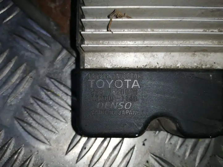 Toyota Avensis T250 (2003 - 2006) 8987120040 Блок управления форсунками — фото 2