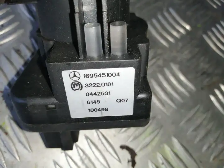 Mercedes-Benz B-class W245 (2005 - 2008) 1695451004 Включатель фонарей — фото 3