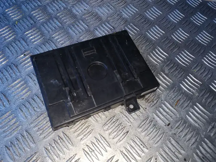 Ford Fiesta (2009 - 2012) 8V5115K600EJ Модуль комфорта — фото 4