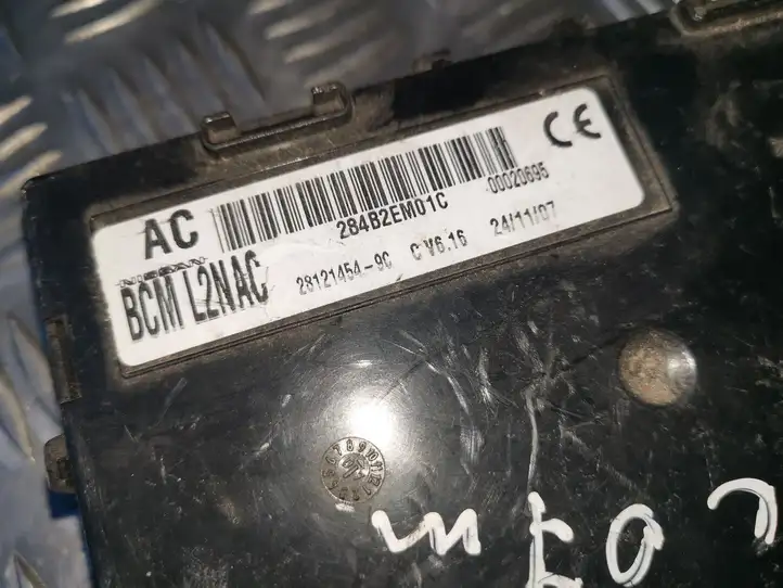 Nissan Note (E11) (2006 - 2014) 284B2EM01C Модуль комфорта — фото 3
