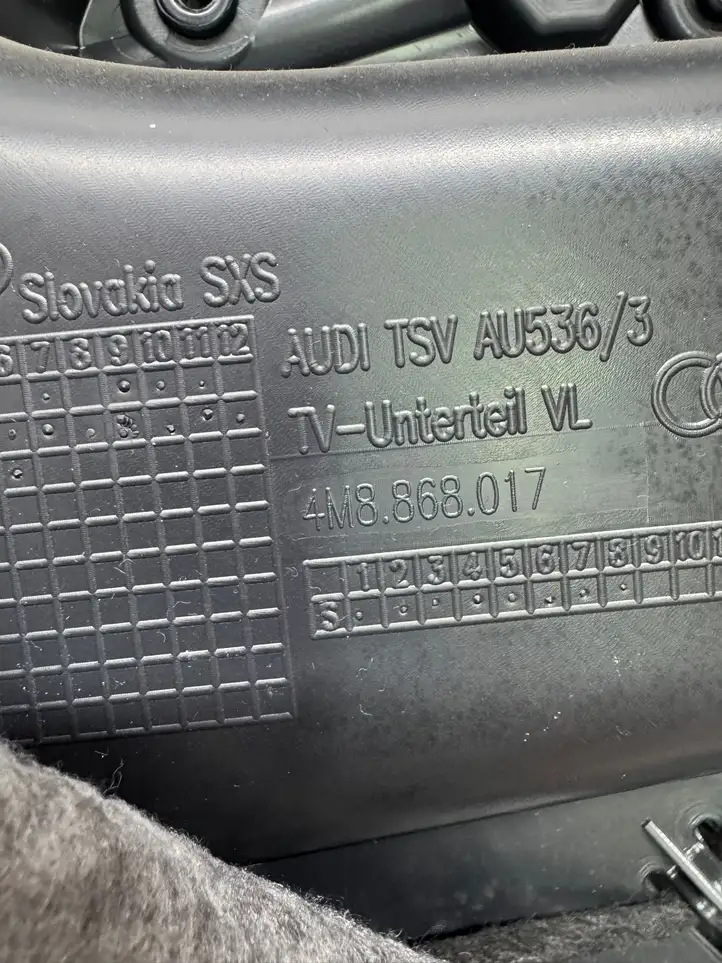 Audi Q8 (2018 - ) 4M8971035BR Прочая отделка передней двери — фото 3