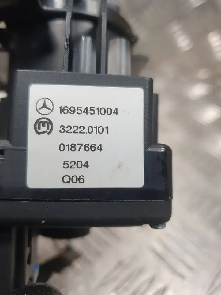 Mercedes-Benz A W169 (2004 - 2012) 1695451004 Включатель фонарей — фото 5