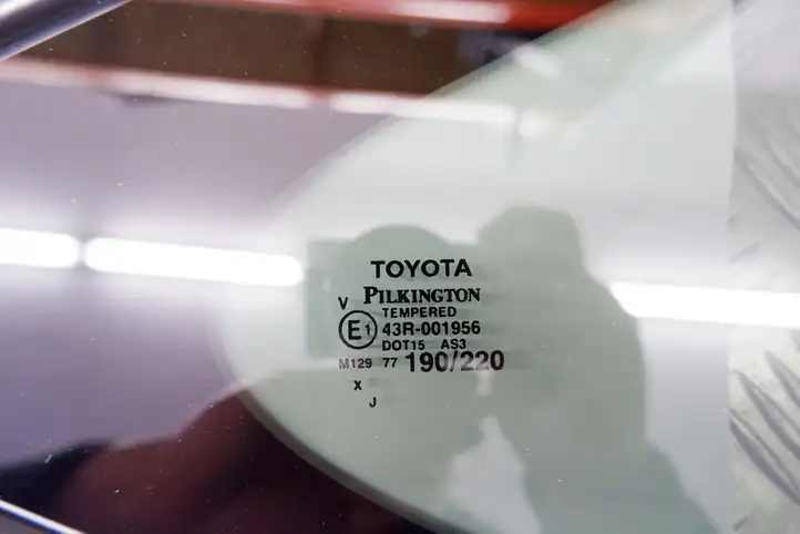 Toyota Highlander XU70 (2019 - ) 627100E190 Заднее боковое стекло — фото 2