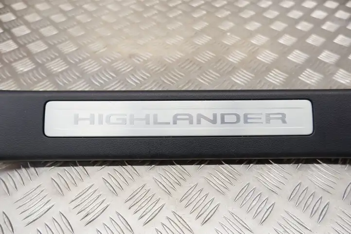 Toyota Highlander XU70 (2019 - ) 679140E110 Внутренняя отделка переднего порога — фото 4