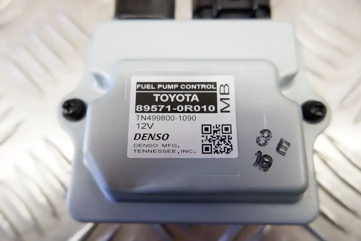 Toyota Highlander XU70 (2019 - ) 895710R010 Блок управления топливным насосом — фото 3