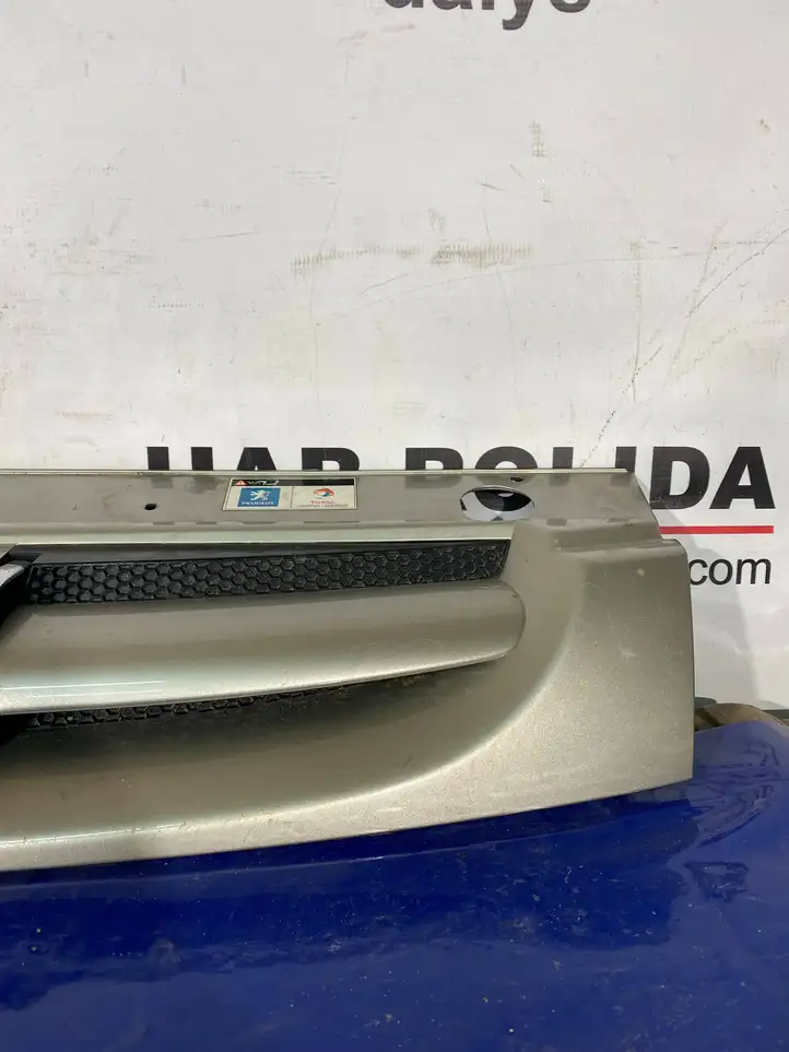 Peugeot Partner (2002 - 2008) 9644758777 Передняя решетка — фото 9