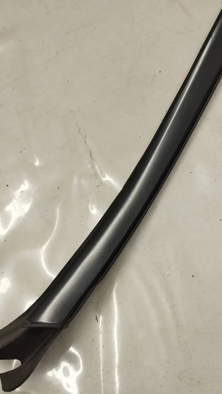Mercedes-Benz GL X166 (2013 - 2019) A1666901180 Накладка стоек лобового стекла — фото 2