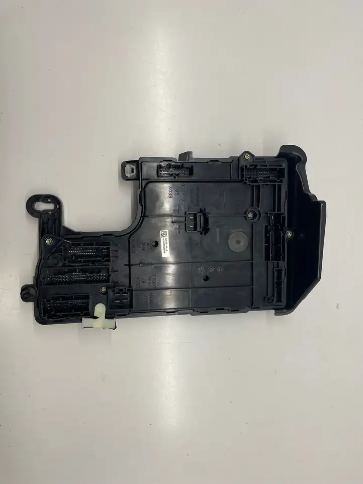 Tesla Model 3 (2017 - 2023) 156745500B Модуль комфорта — фото 1