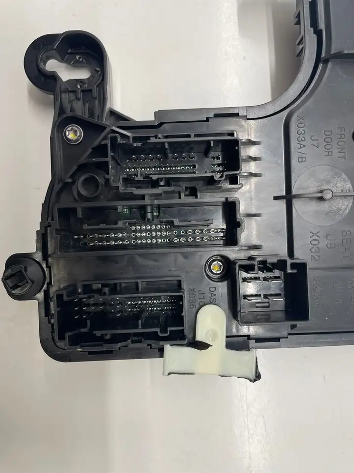 Tesla Model 3 (2017 - 2023) 156745500B Модуль комфорта — фото 2