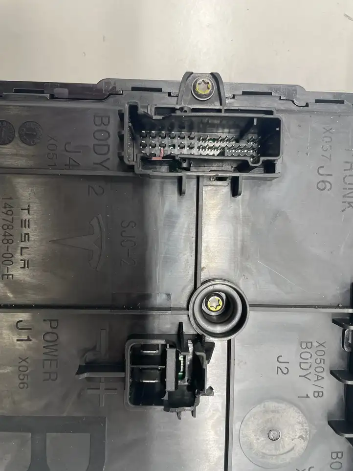 Tesla Model 3 (2017 - 2023) 156745400B Модуль комфорта — фото 4