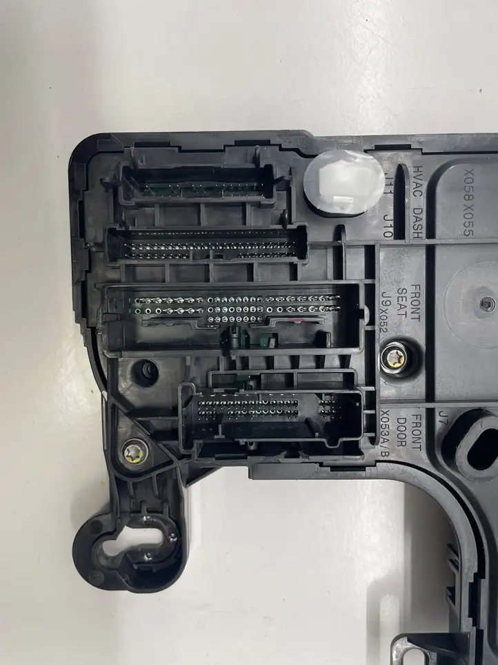 Tesla Model 3 (2017 - 2023) 156745400B Модуль комфорта — фото 5