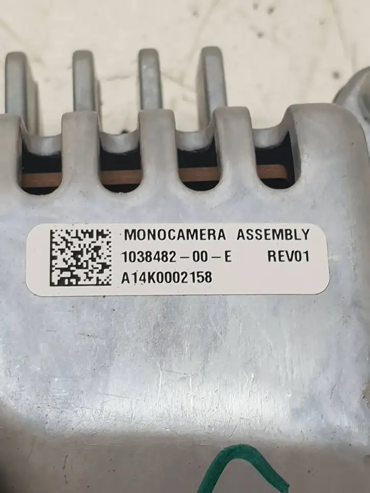 Tesla Model S (2012 - 2016) 103848200E Прочая электропроводка — фото 3