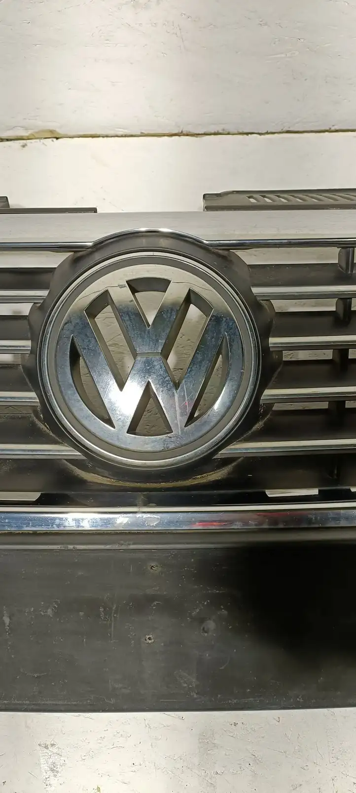 Volkswagen PASSAT B6 (2005 - 2010) 1C0853651AH Верхняя решетка радиатора — фото 4