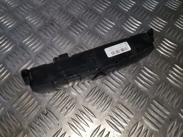 Mercedes-Benz ML W164 (2005 - 2011) A1648702510 Блок кнопок на панели — фото 2