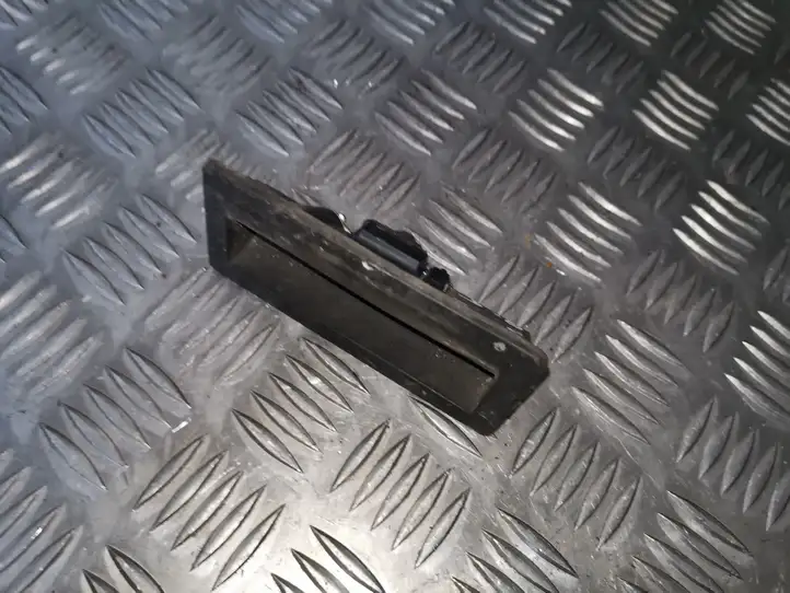 Audi Q5 SQ5 (2008 - 2012) 5N0827566B Кнопка закрытия крышки багажника — фото 3