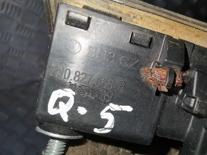 Audi Q5 SQ5 (2008 - 2012) 5N0827566B Кнопка закрытия крышки багажника — фото 4