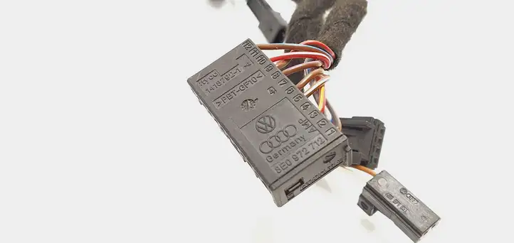 Audi A4 S4 B7 8E 8H (2004 - 2009) 8E0972712 Прочая электропроводка — фото 2