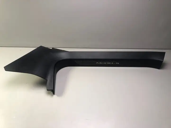 Tesla Model S (2016 - 2021) 103039300 Внутренняя отделка переднего порога — фото 1