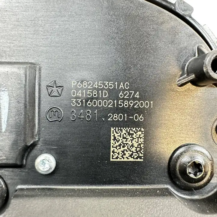 Chrysler Pacifica (2016 - ) P68245351AC Кнопки на рулевом колесе — фото 5