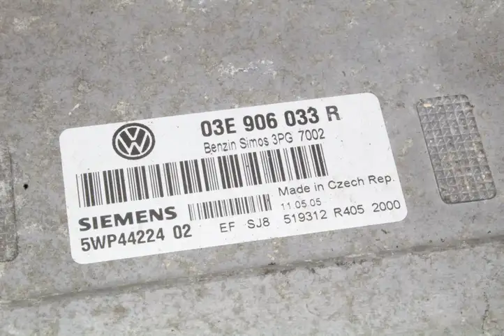 Volkswagen Polo VI (2015 - 2019) 5WP4422402 Блок управления двигателем (ЭБУ) — фото 2