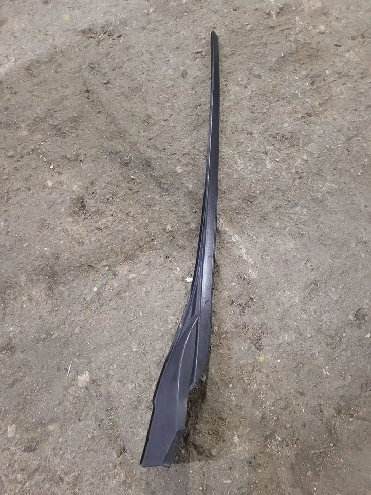 Renault Latitude (L70) (2010 - 2014) 769120019R Накладка стоек лобового стекла — фото 1