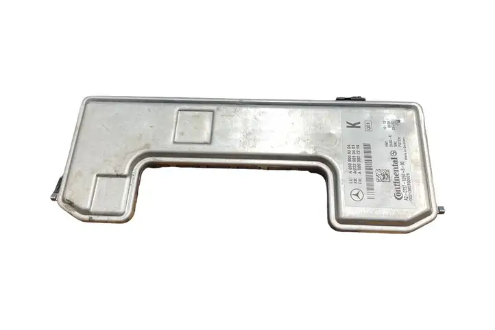 Mercedes-Benz E W212 (2009 - 2016) A0009009304 Камера в лобовом стекле — фото 3