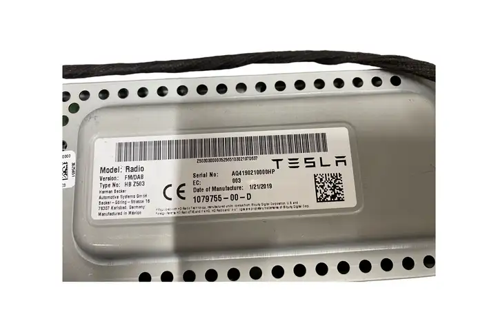 Tesla Model 3 (2017 - 2023) 107975500D Прочие блоки управления — фото 5