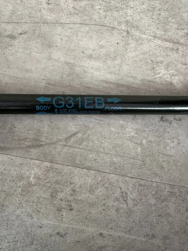 BMW 5 G30 G31 (2016 - ) 51477466664 Амортизатор крышки багажника — фото 1
