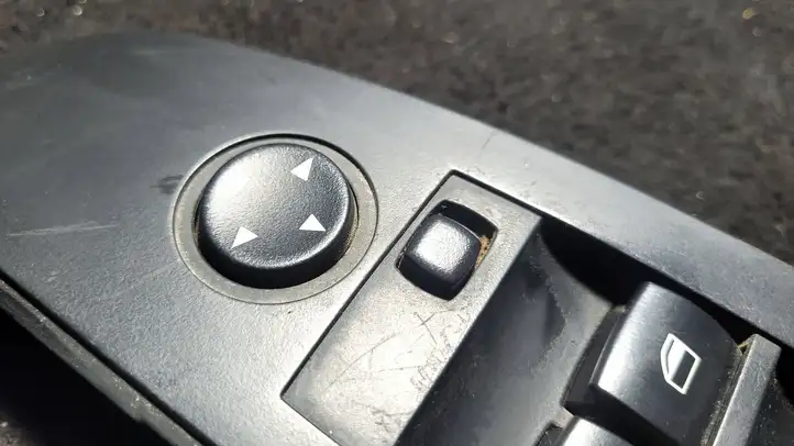 BMW 5 E60 E61 (2004 - 2010) M1021100013 Кнопка стеклоподъемников — фото 4