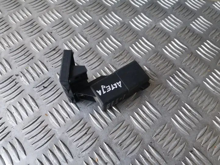 Seat Altea (2004 - 2009) 038907281D Реле накала свечей — фото 2