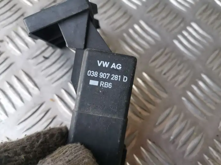 Seat Altea (2004 - 2009) 038907281D Реле накала свечей — фото 4