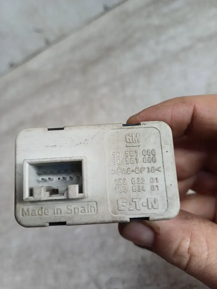 Opel Astra G (1998 - 2004) 90561086 Блок кнопок стеклоподъемников — фото 5