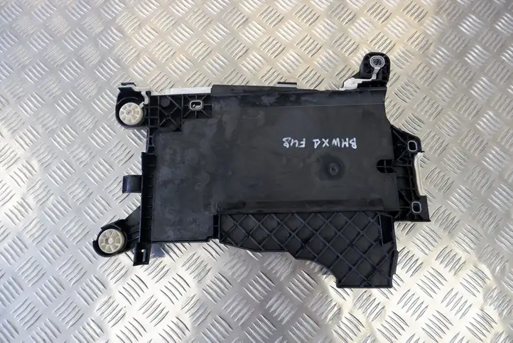 BMW X1 F48 F49 (2015 - 2022) 7387574 Площадка аккумулятора — фото 3