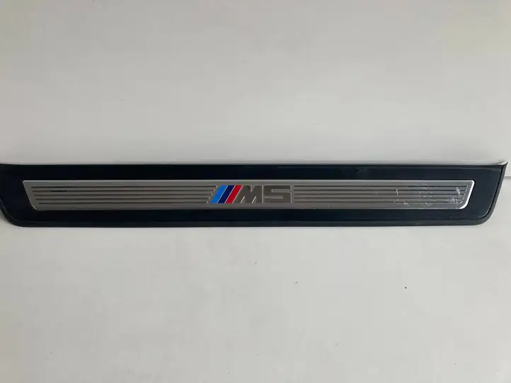 BMW 5 F10 F11 (2009 - 2016) 8050049 Внутренняя отделка переднего порога — фото 1