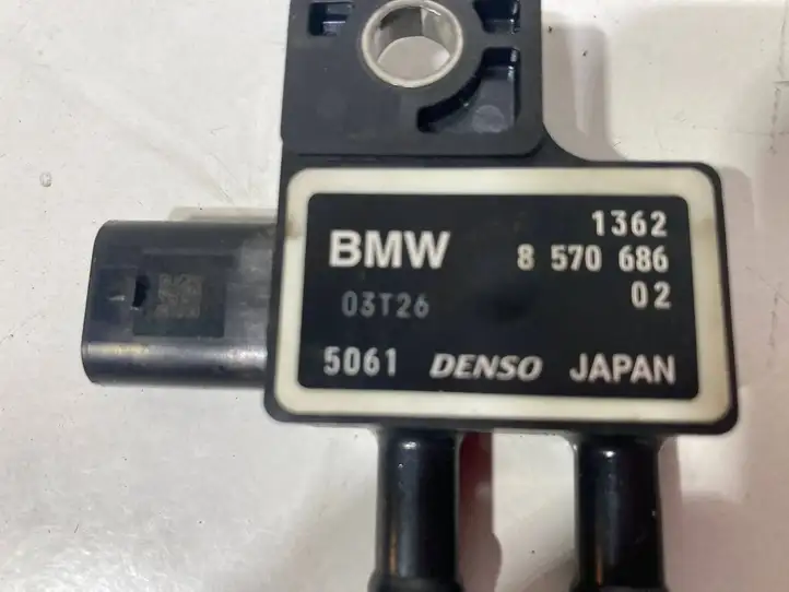 BMW 5 G30 G31 (2016 - ) 8570686 Датчик давления выхлопных газов — фото 1