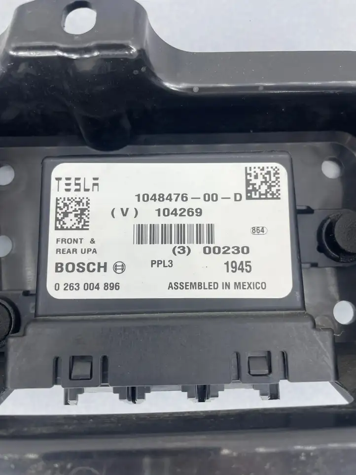 Tesla Model S (2012 - 2016) 104847600D Блок управления парктроником — фото 3