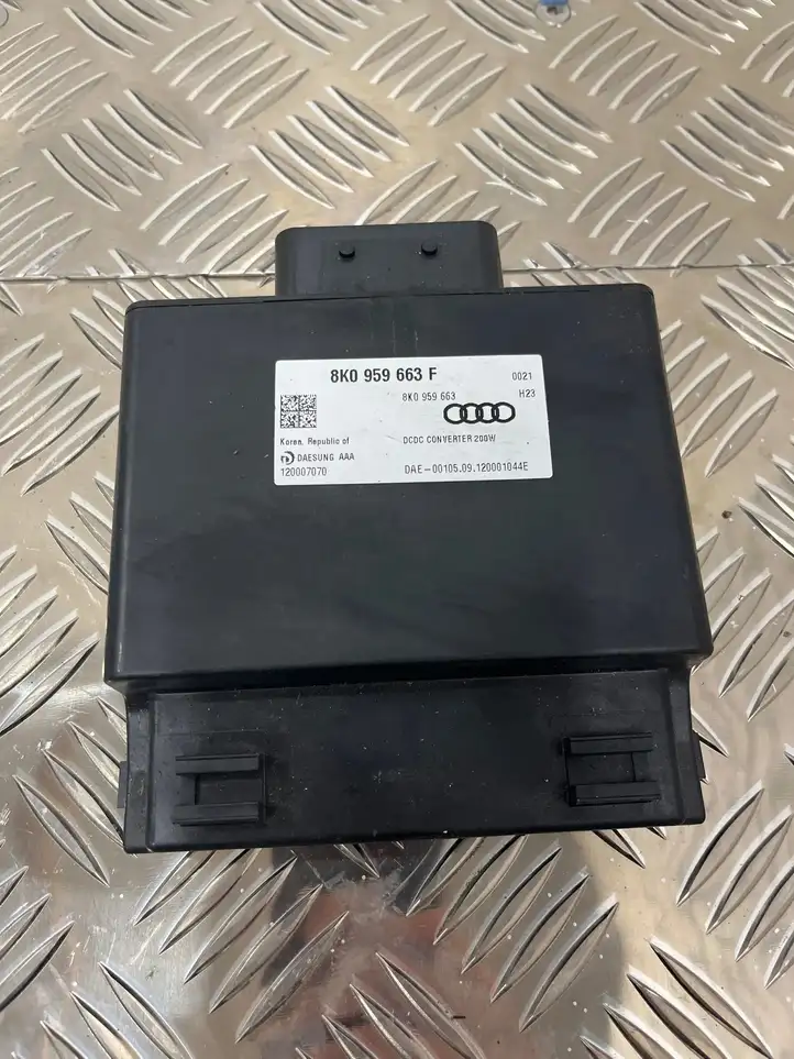 Audi Q5 SQ5 (2012 - 2017) 8K0959663F Преобразователь напряжения — фото 1