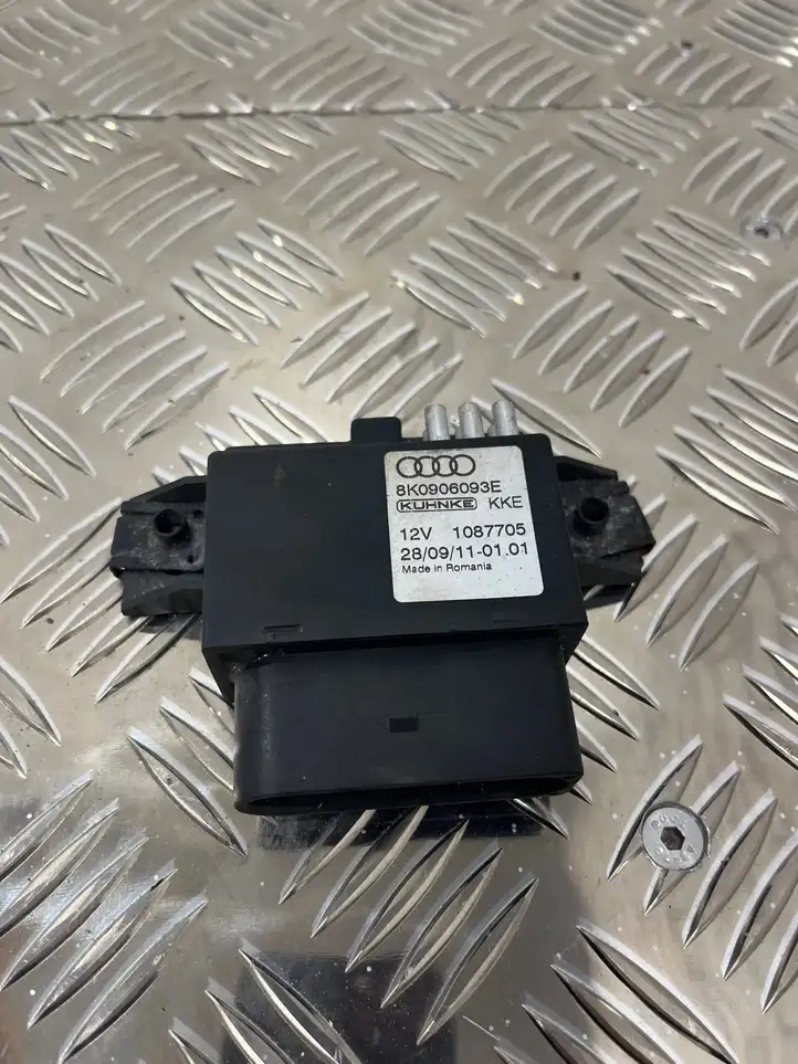 Audi Q5 SQ5 (2008 - 2012) 8K0906093E Реле насоса горючего — фото 1