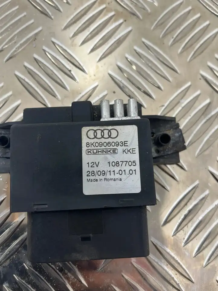 Audi Q5 SQ5 (2008 - 2012) 8K0906093E Реле насоса горючего — фото 4