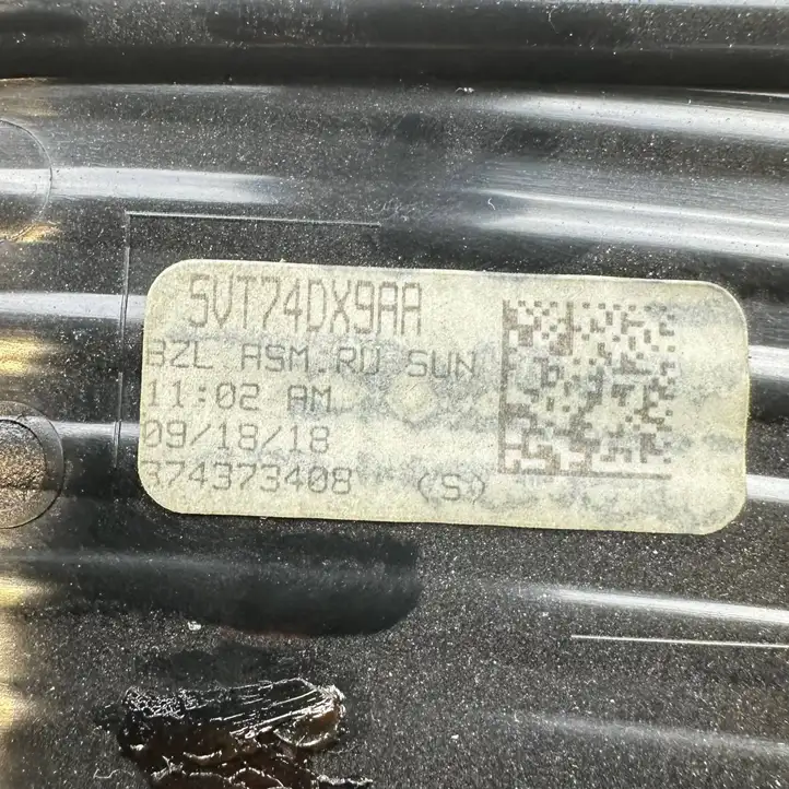 Chrysler Pacifica (2016 - ) 5VT74DX9AA Отделка внутренней панели салона — фото 7